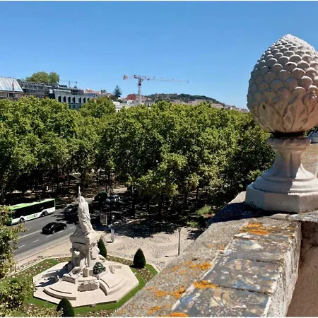 Charming Sunny Penthouse Lägenhet