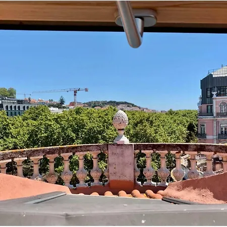 Charming Sunny Penthouse Lägenhet