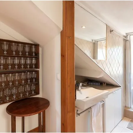 Charming Sunny Penthouse *