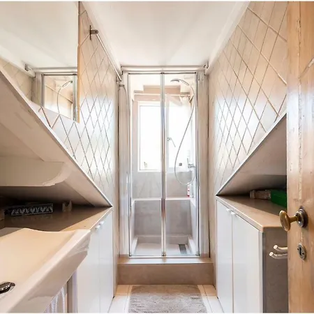 Appartement Charming Sunny Penthouse Lissabon