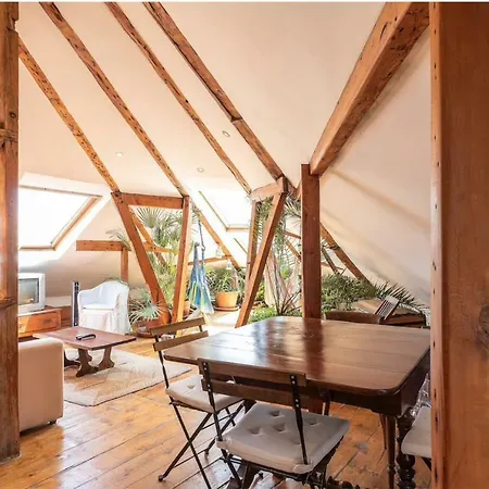 Apartmán Charming Sunny Penthouse