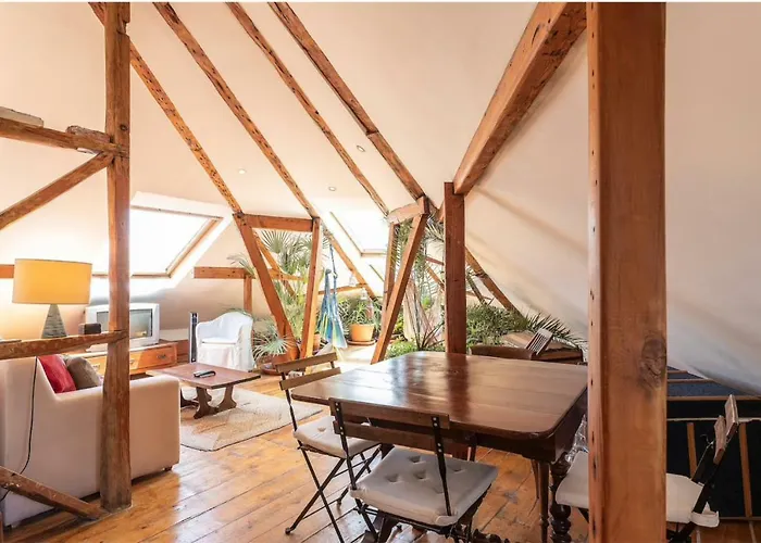 Apartamento Charming Sunny Penthouse