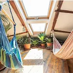 Charming Sunny Penthouse * ליסבון