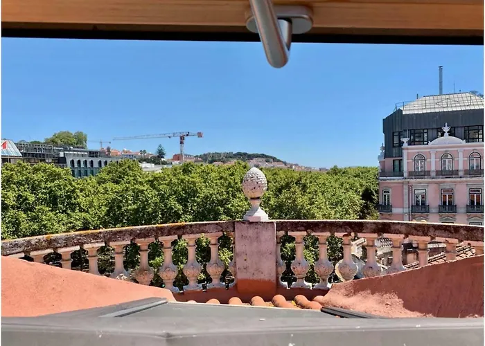 Charming Sunny Penthouse Lägenhet